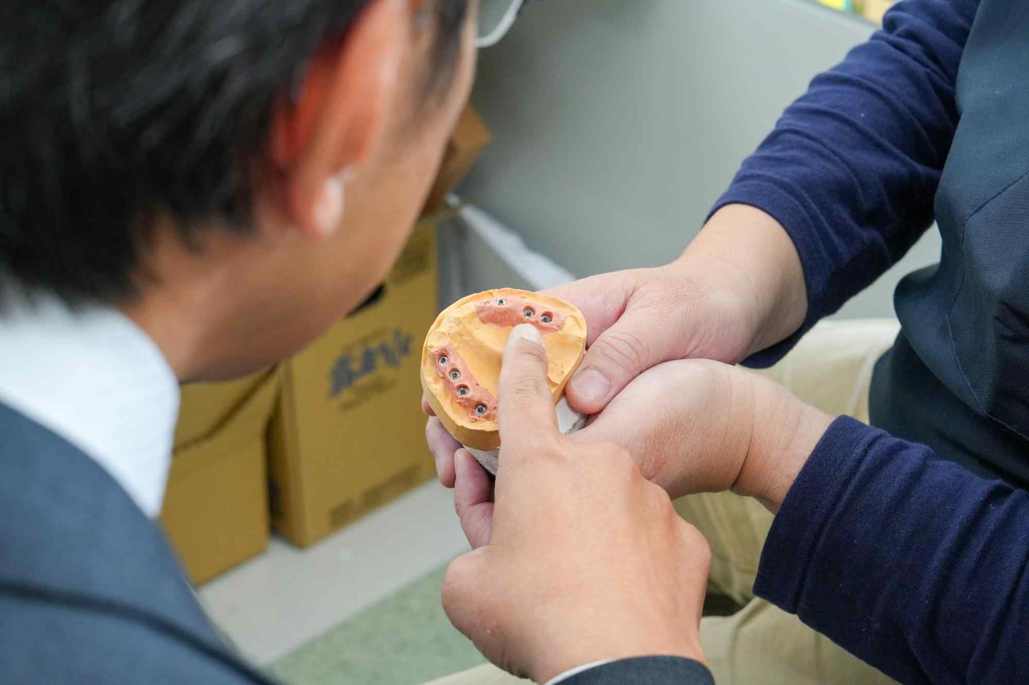 業界全体の協力体制を築いて歯科医院や技工所の明るい未来に貢献